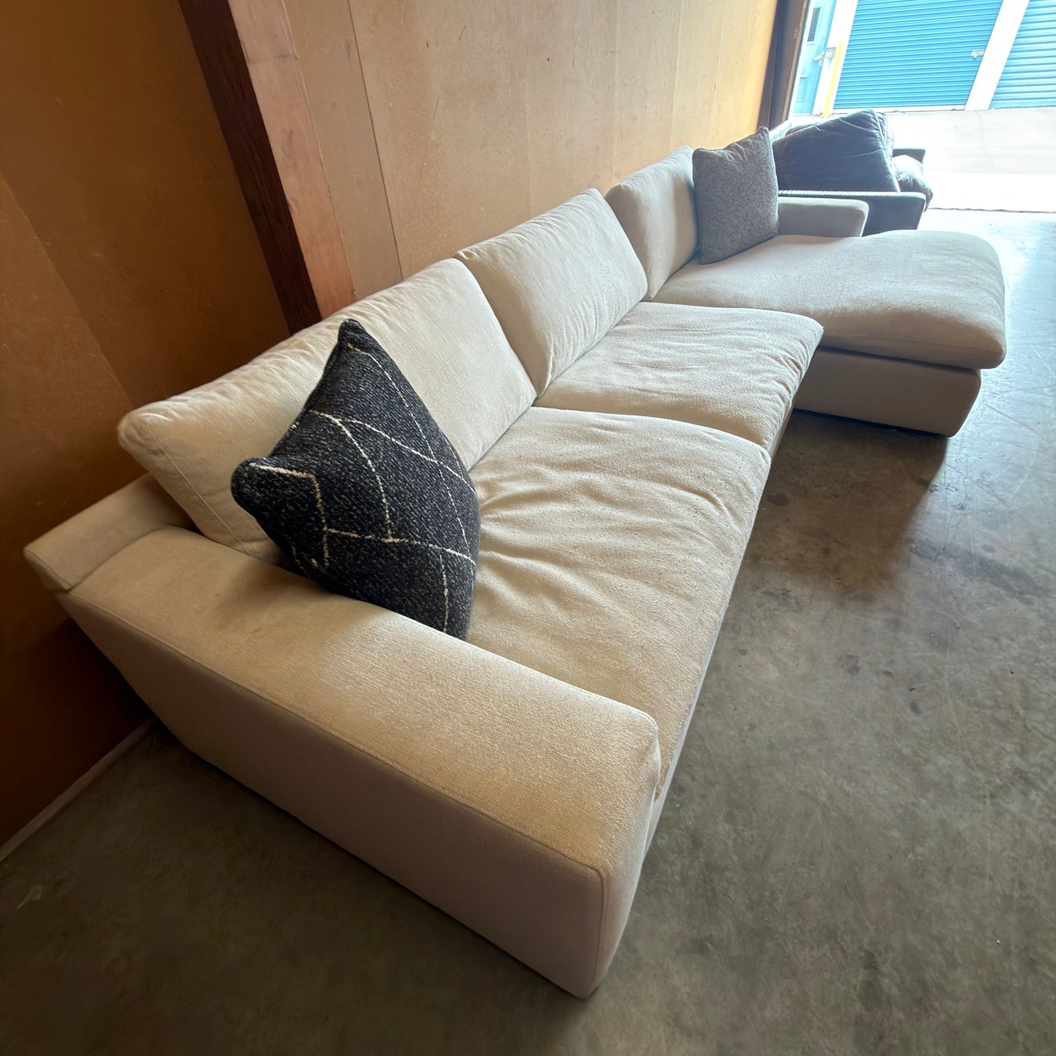 Ashley Furniture Elyza cream sectional - left-side seating angle