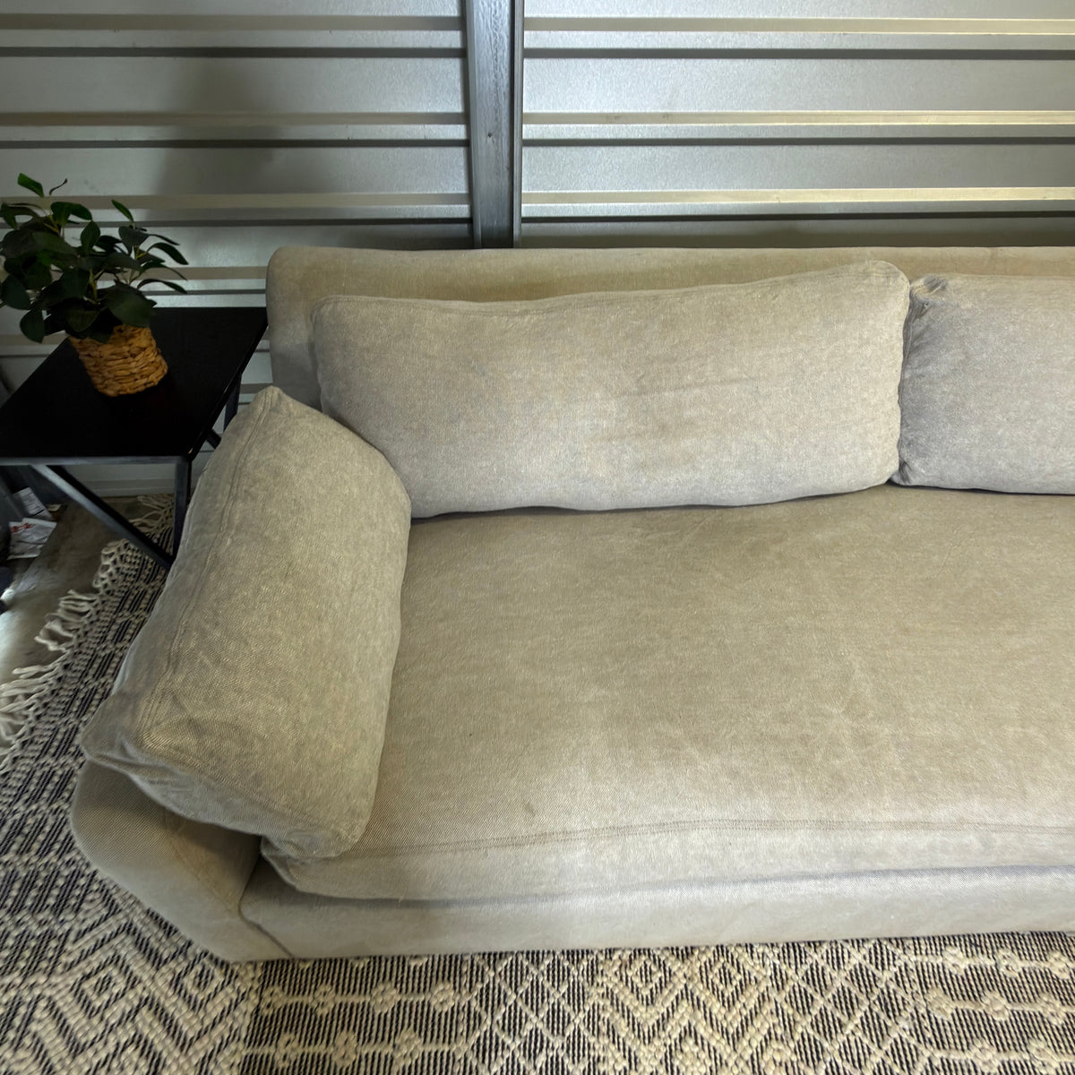 RH Belgian Track Arm 8' Sleeper Sofa - seat and cushion detail 19