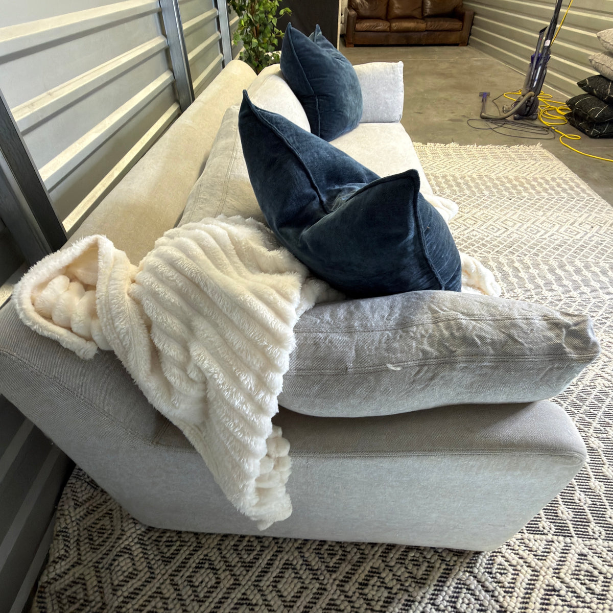 RH Belgian Track Arm 8' Sleeper Sofa - rear styled detail 26