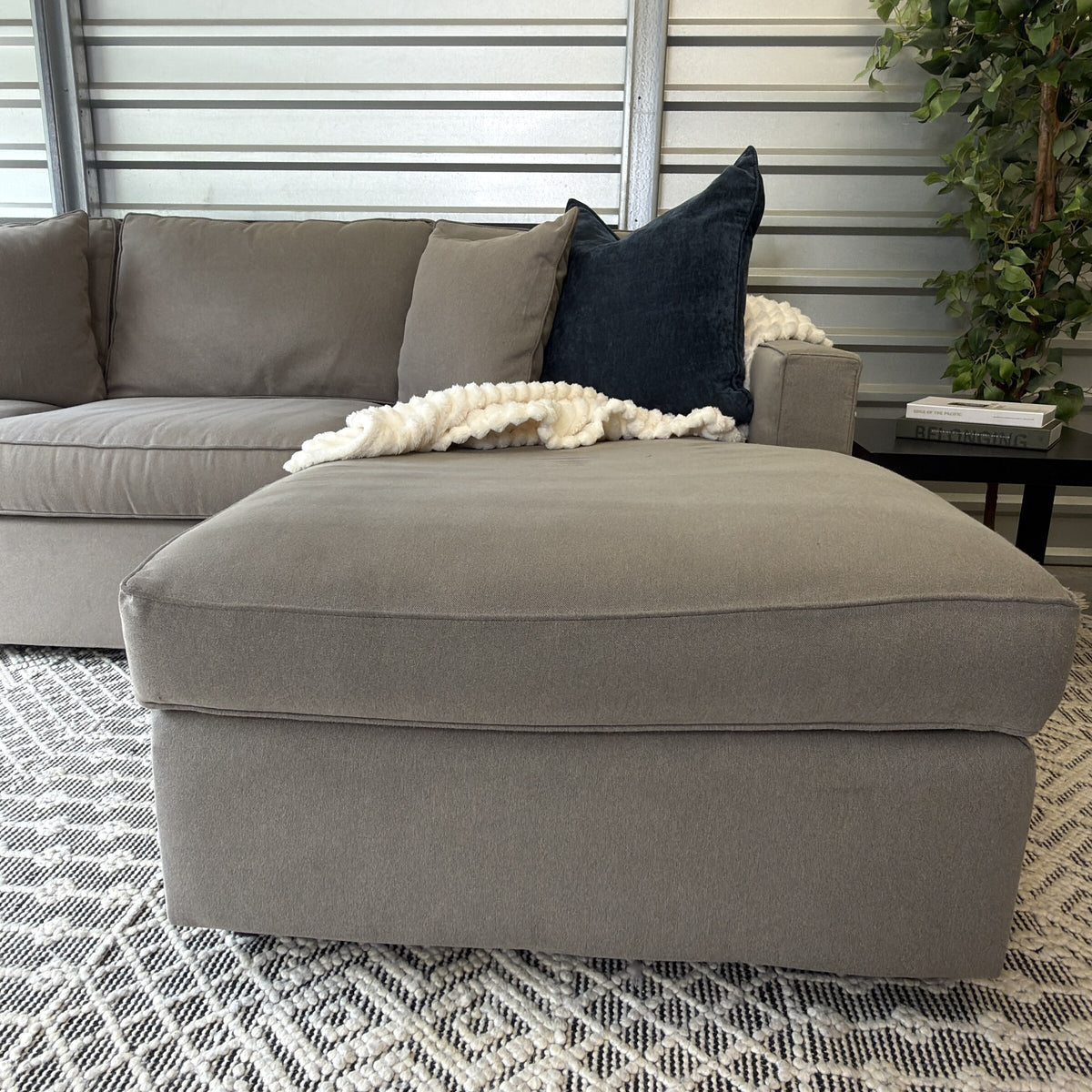 Room & Board Metro right-arm chaise - chaise cushion detail